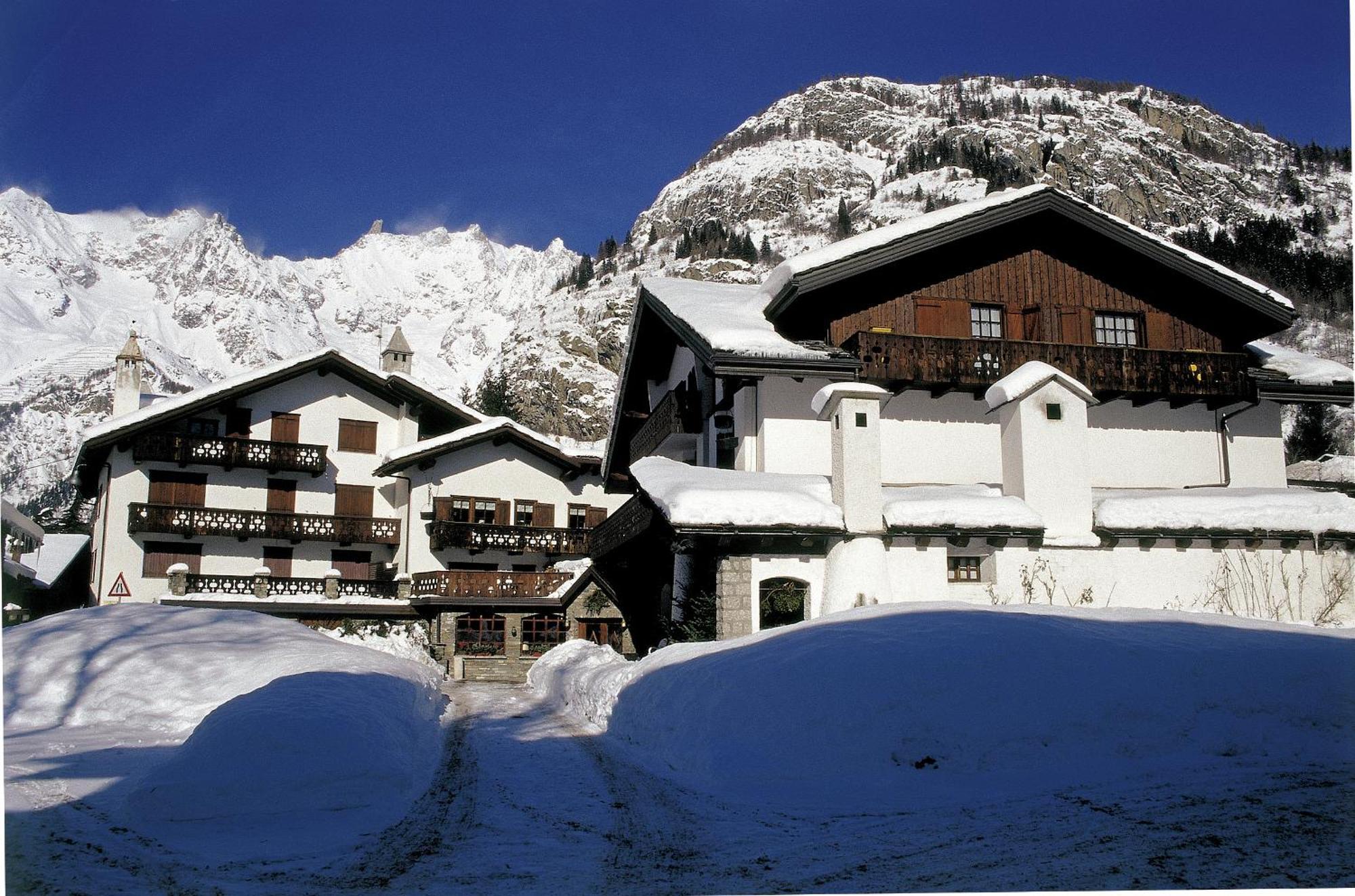 Hotel Del Viale Courmayeur Luaran gambar