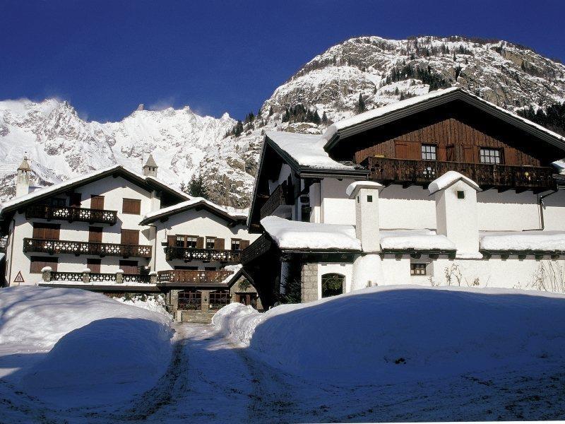 Hotel Del Viale Courmayeur Luaran gambar
